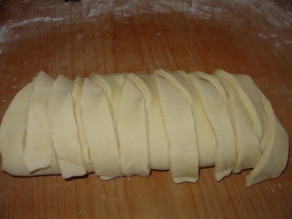 Strudel cu mere impletit