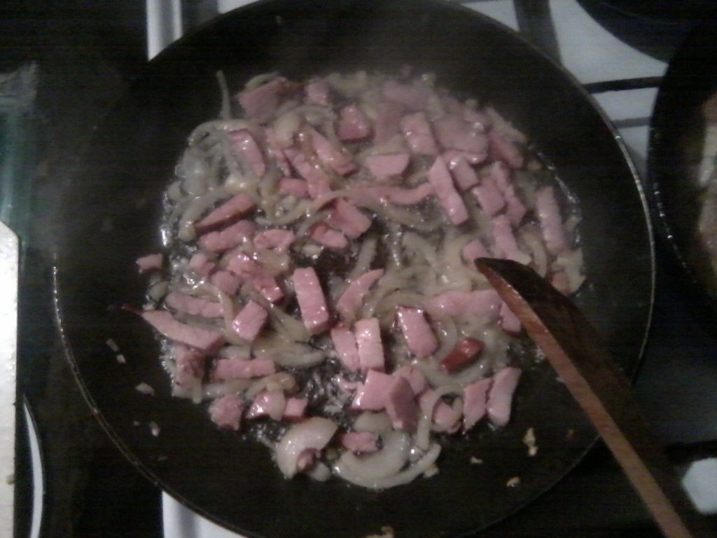 Tagliatelle cu sunca si ciuperci