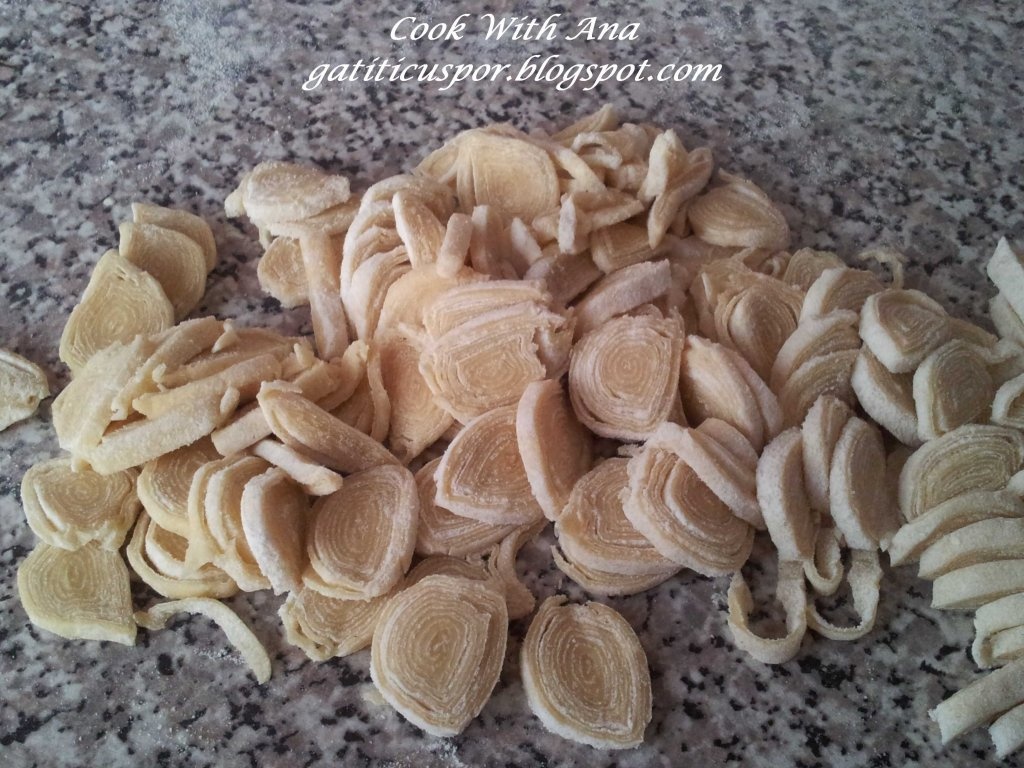 Supa De Pui Cu Taitei De Casa