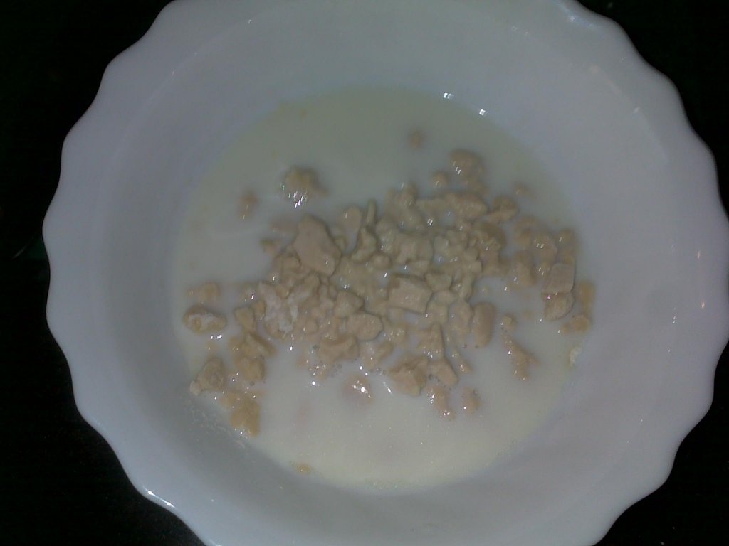 Cornulete umplute cu dulceata si nuci