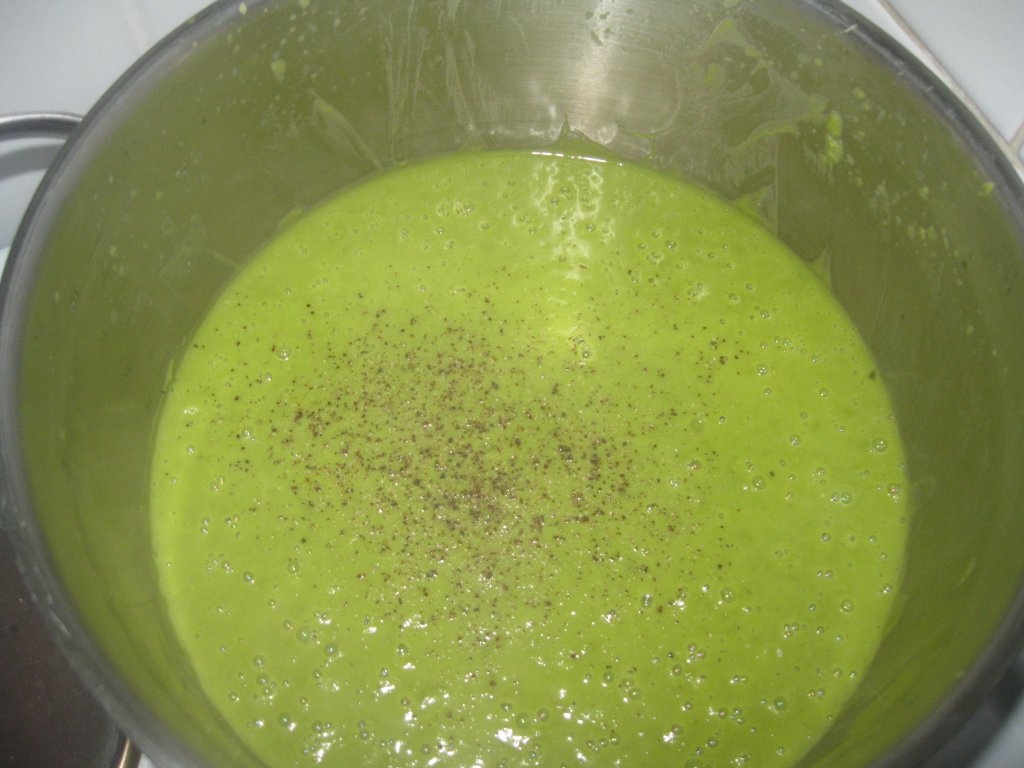 Sopa creme de ervilha (Supa crema de mazare)