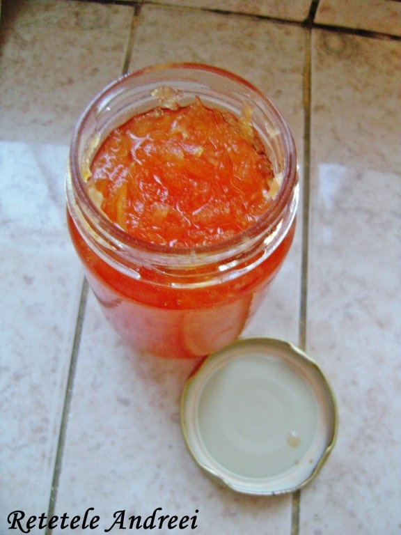 Clatite cu dulceata de caise