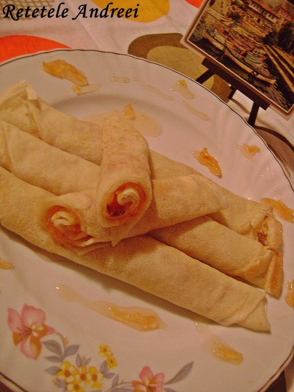 Clatite cu dulceata de caise