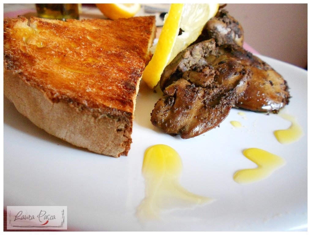 Ficat de pui in stil libanez cu crostini