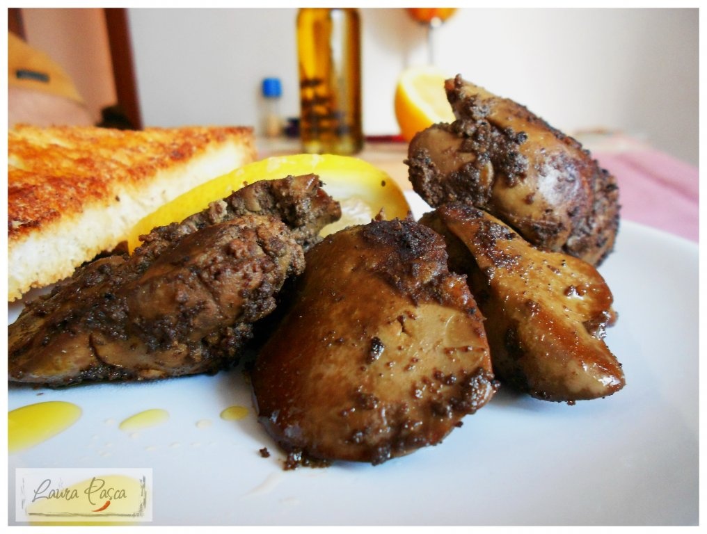 Ficat de pui in stil libanez cu crostini