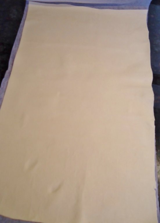 Foietaj dulce cu fructe uscate