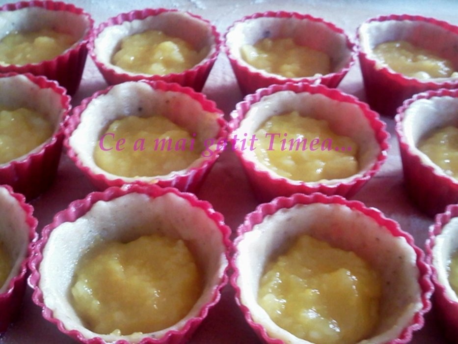 Minitarte cu mar si portocala