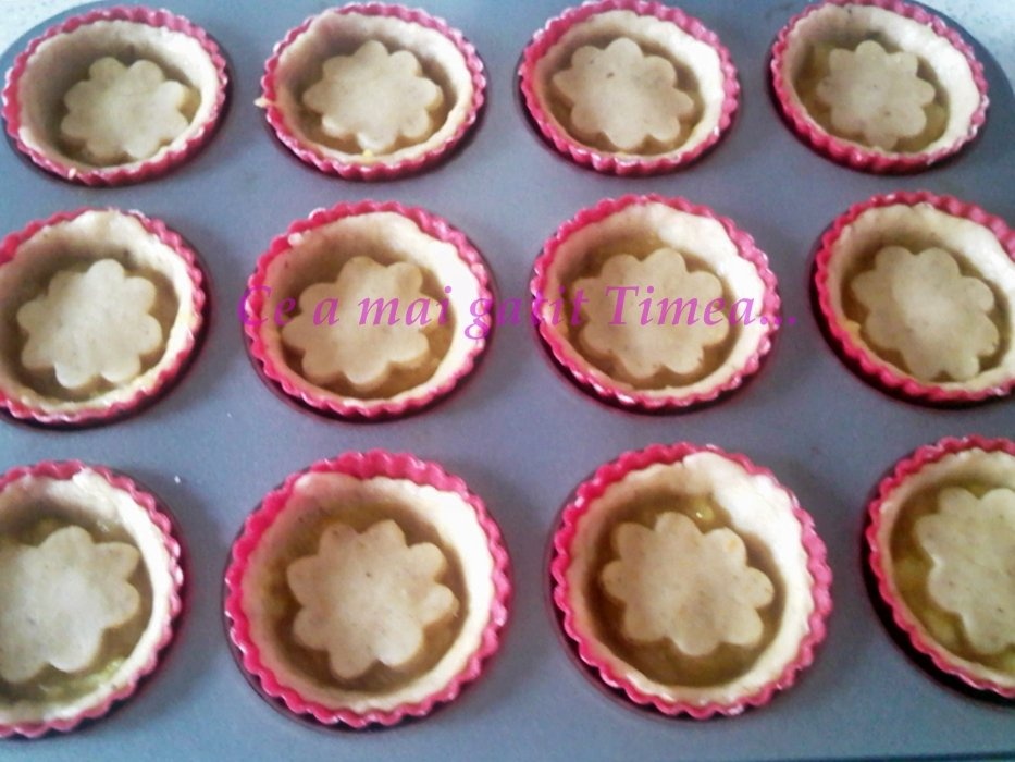 Minitarte cu mar si portocala