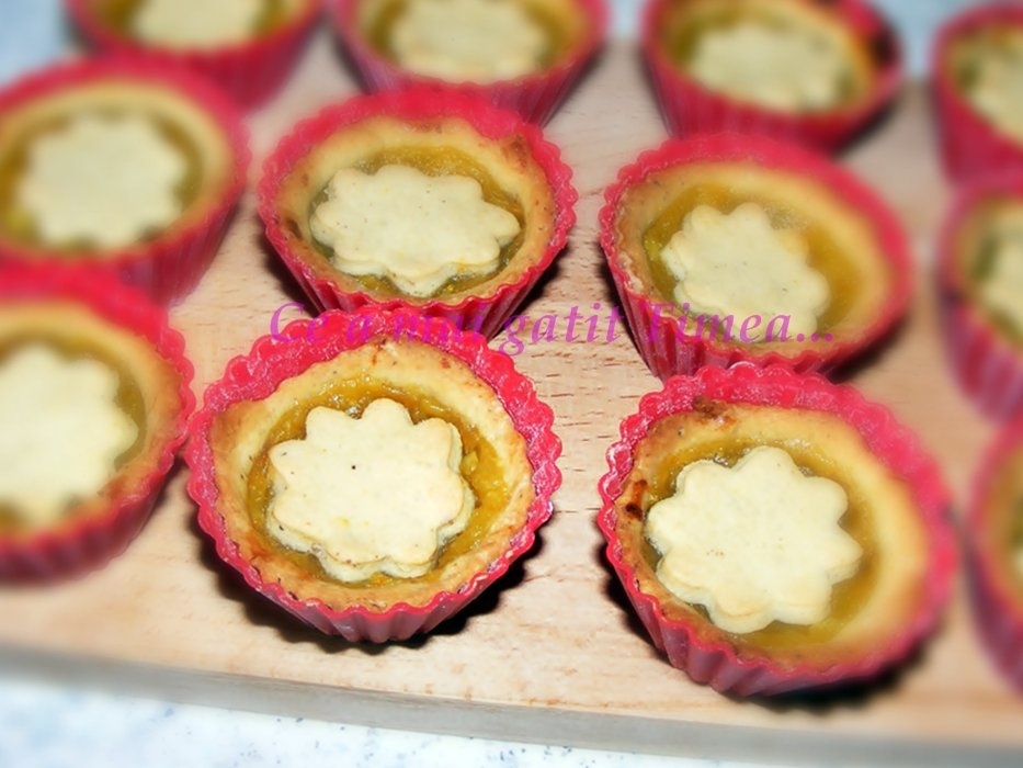 Minitarte cu mar si portocala