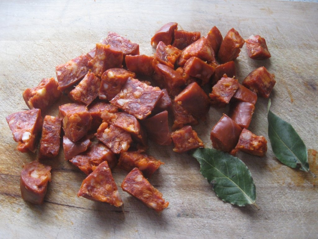 Sopa de lentilhas com chourico (Supa de linte  cu carnat)