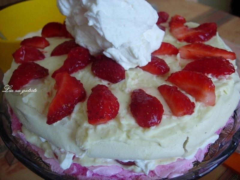 Pavlova in culori de primavara