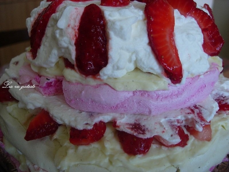 Pavlova in culori de primavara