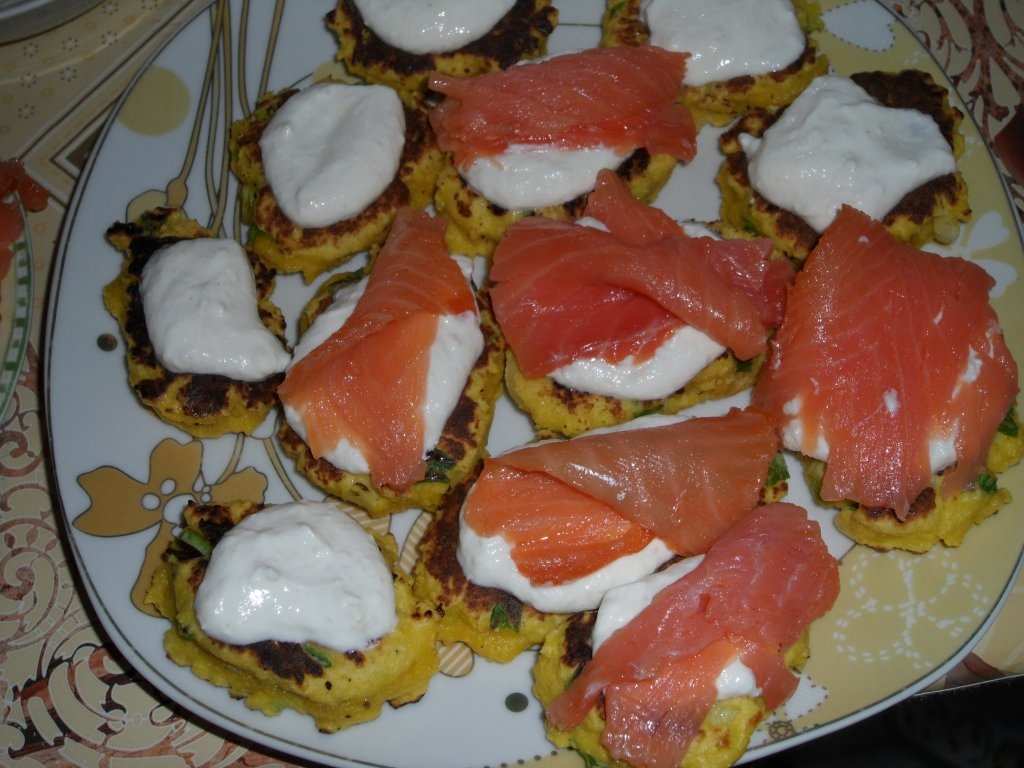 Clatite din cartofi cu somon afumat