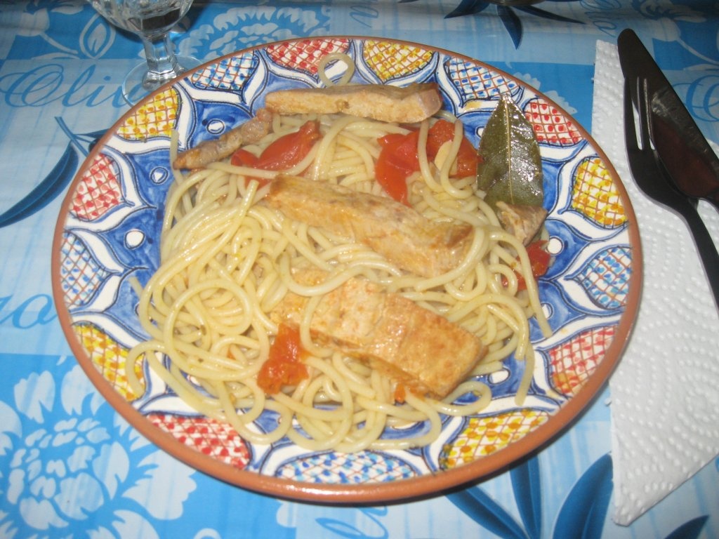Spaghete picante cu carne(Esparguete picante com carne grilhada)
