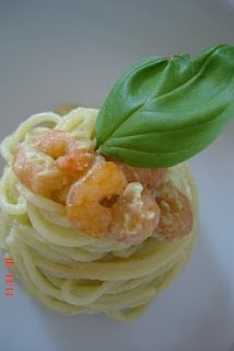 Spaghete cu avocado si creveti