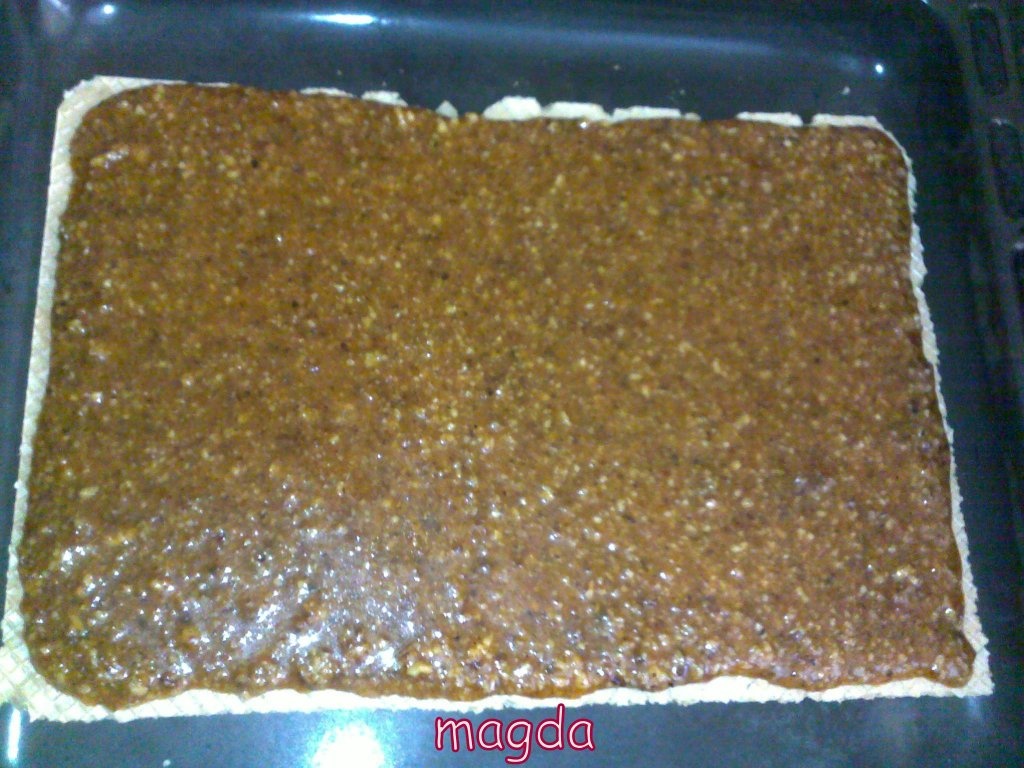 Prajitura fina cu foi de napolitana