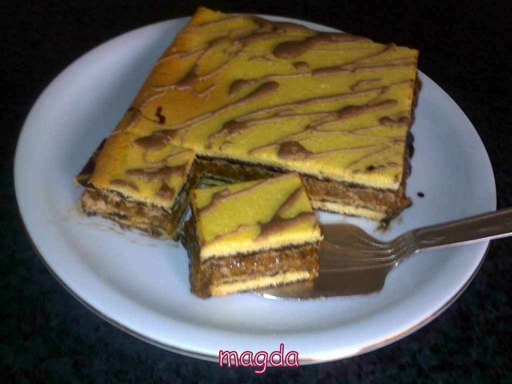 Prajitura fina cu foi de napolitana