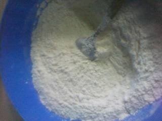 Biscuiti cu usturoi si cartofi