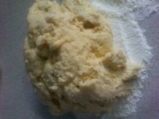 Biscuiti cu usturoi si cartofi