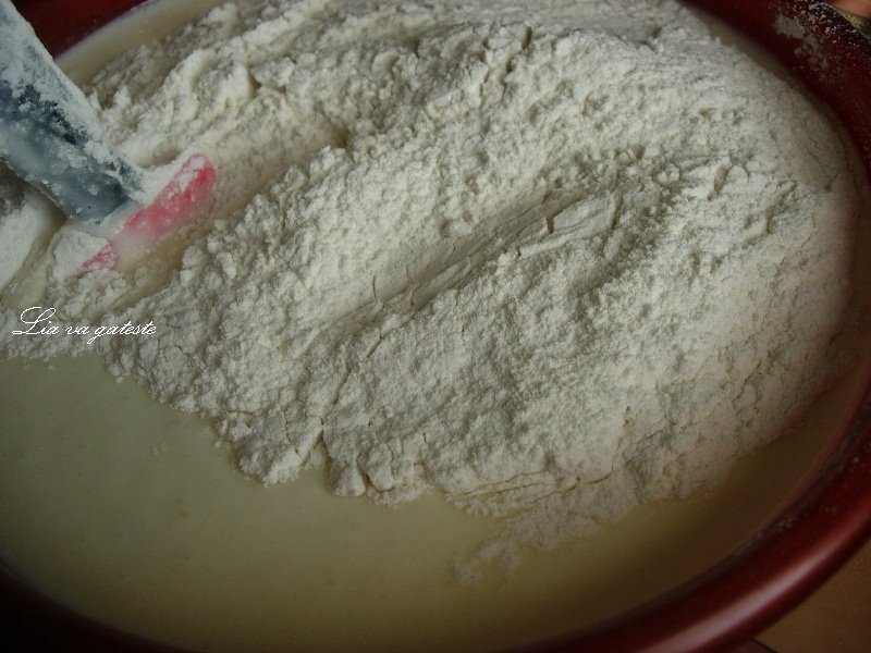 Prajitura turnata, cu branza dulce si visine