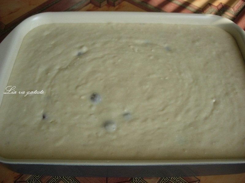 Prajitura turnata, cu branza dulce si visine