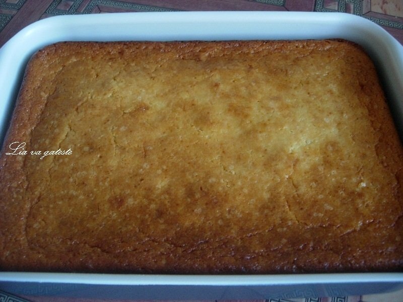 Prajitura turnata, cu branza dulce si visine