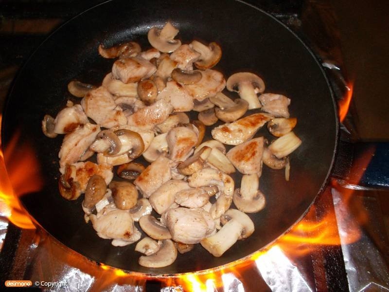 Specialitate de pui cu orez salbatic