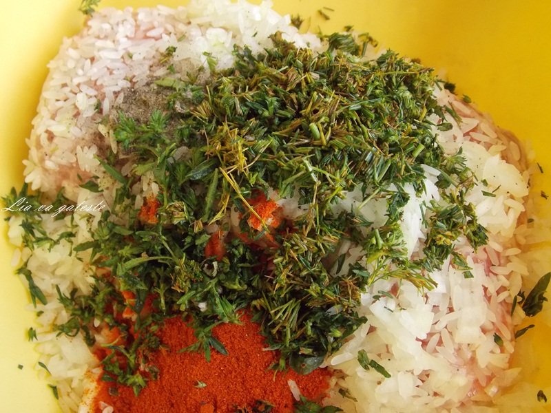 Sarmale cu varza dulce si afumatura