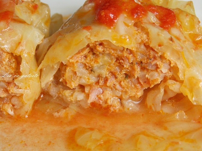 Sarmale cu varza dulce si afumatura