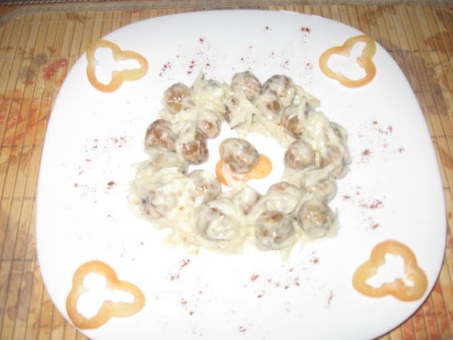 Salata de crochete de peste cu ceapa si sos de maioneza- Reteta casei