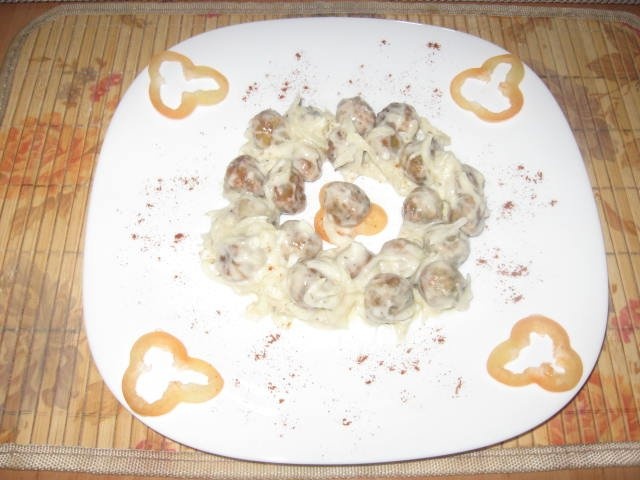 Salata de crochete de peste cu ceapa si sos de maioneza- Reteta casei