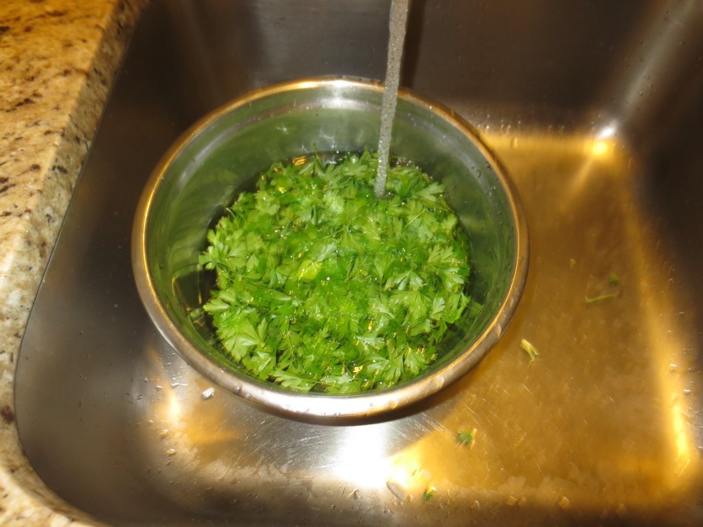 Sos de vara racoros cu patrunjel pentru gratare de carne sau peste