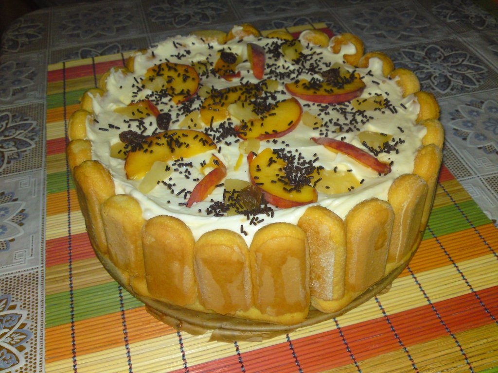 Tort diplomat cu fructe