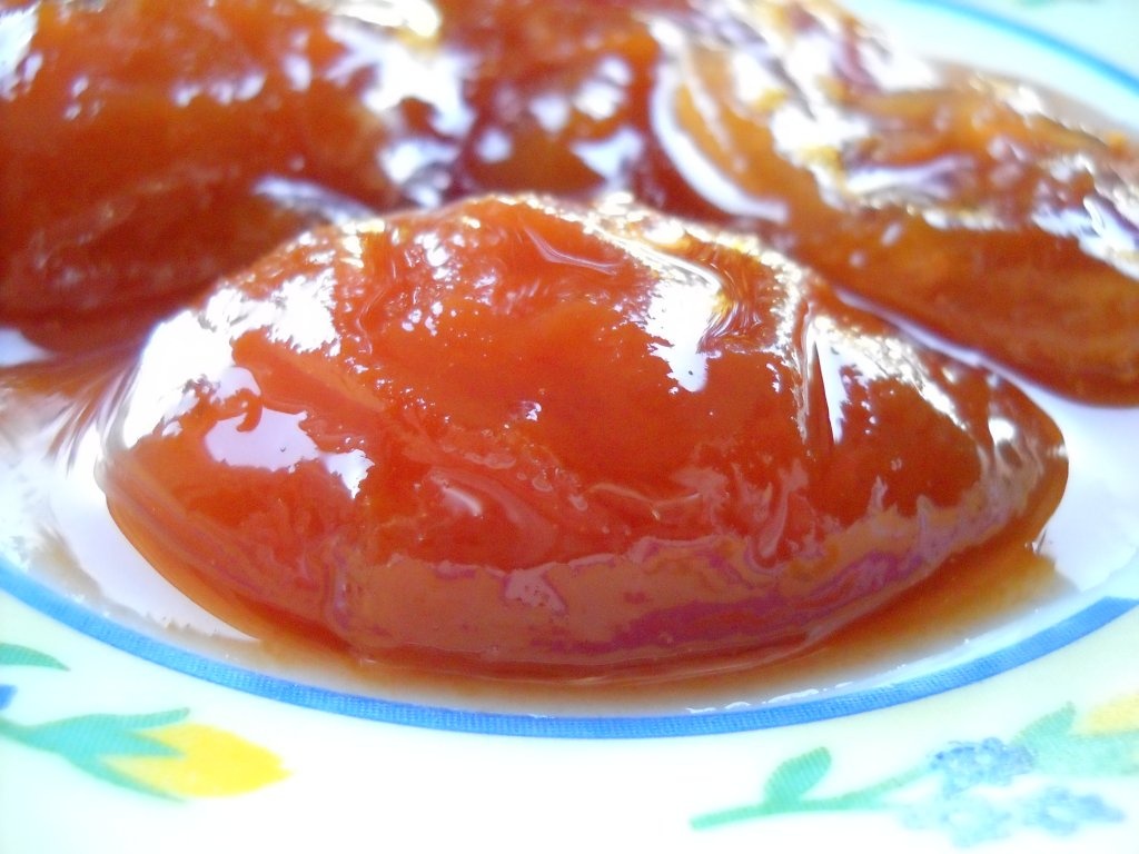 Dulceata de caise intregi