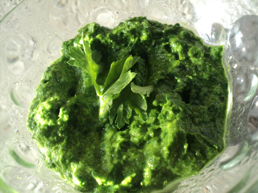 Paste cu ciuperci si pesto de patrunjel