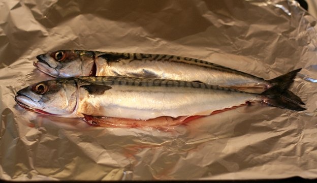 Macrou in folie la cuptor