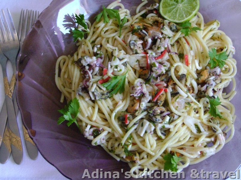 Spaghete cu fructe de mare