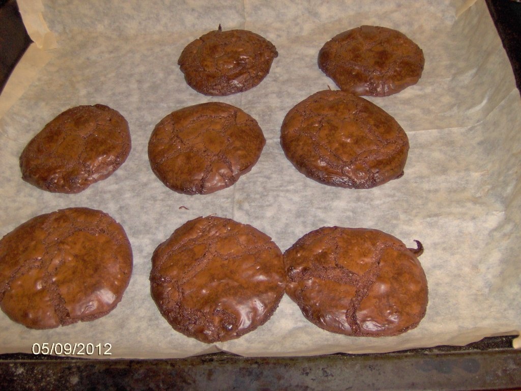 Fursecuri de ciocolata cu nuci