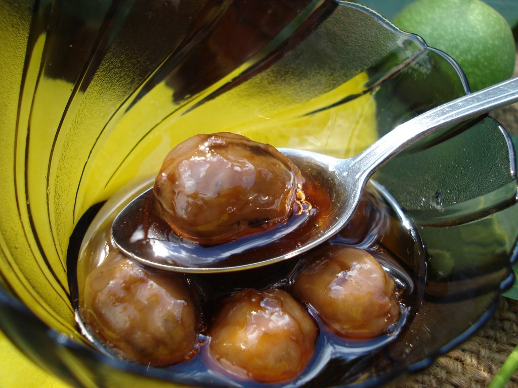 Dulceata de nuci verzi