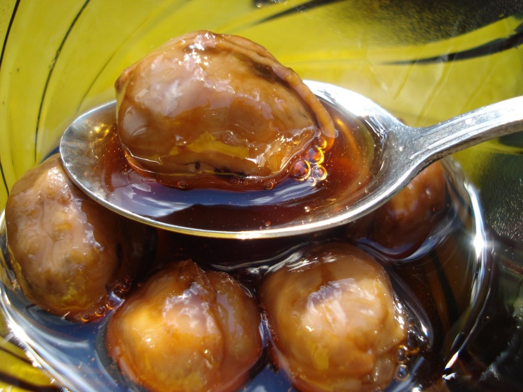 Dulceata de nuci verzi