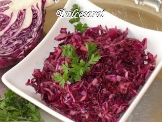 Salata de varza rosie