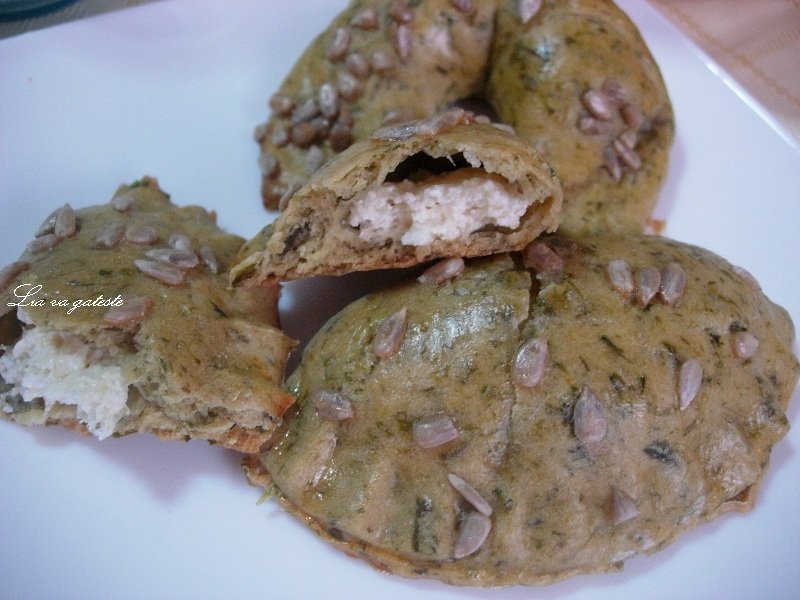 Chifle de leurda cu branza