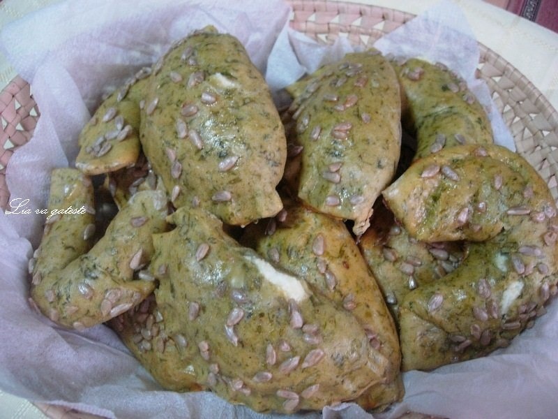 Chifle de leurda cu branza