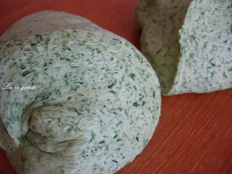 Chifle de leurda cu branza