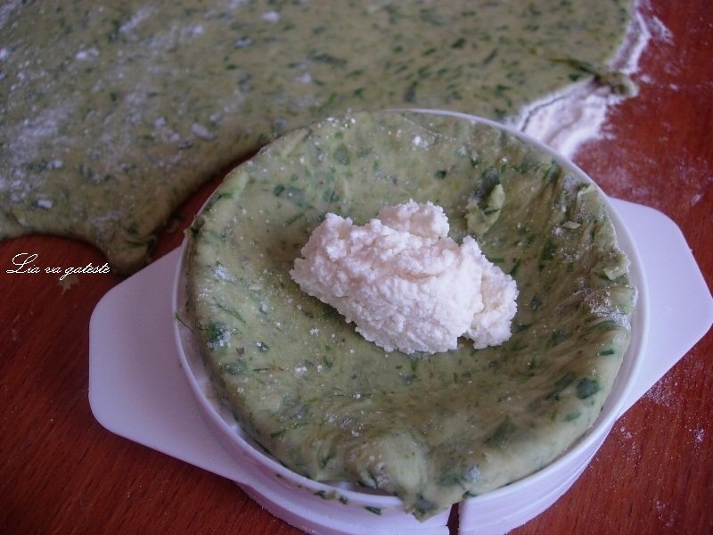 Chifle de leurda cu branza