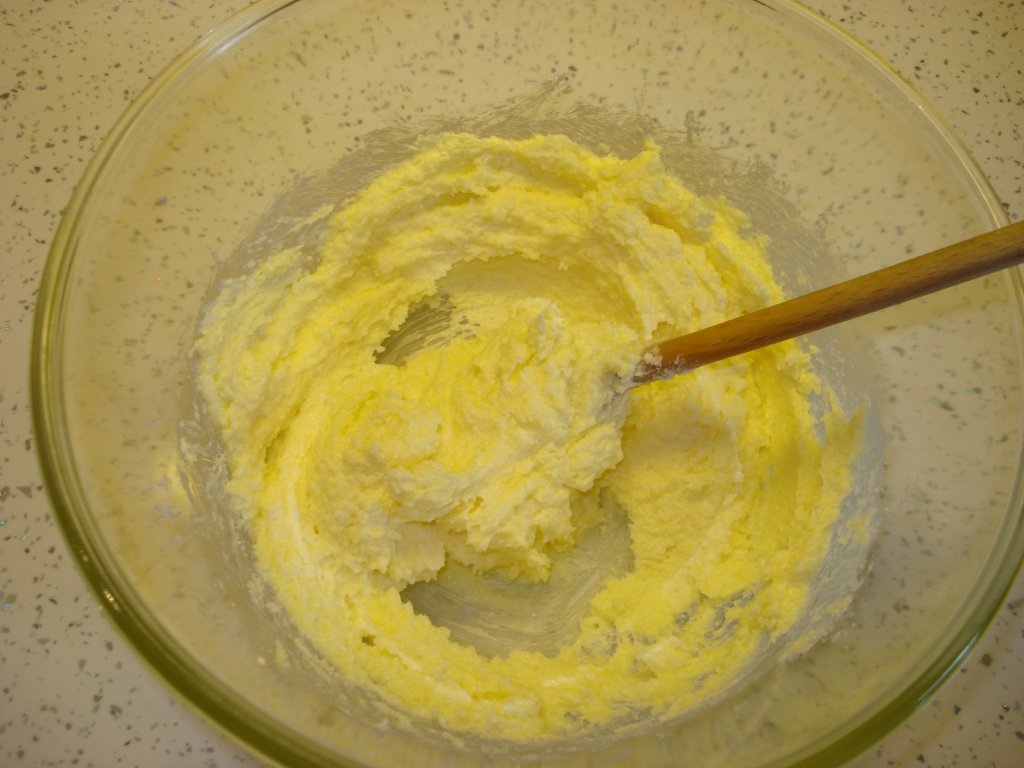 Prajitura cu foi napolitana si crema caramel