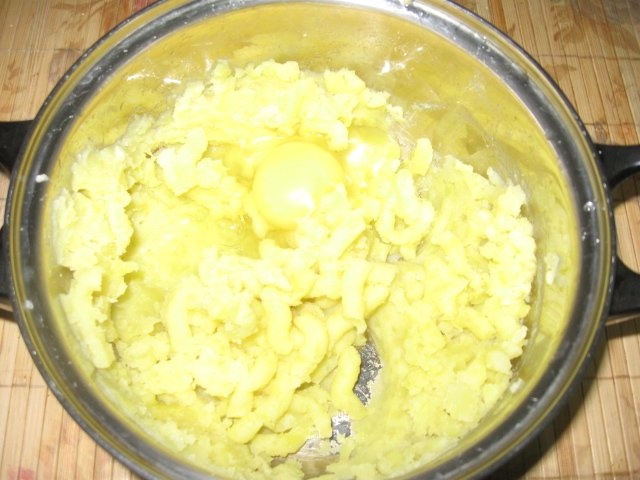 Iepure de vanat la cuptor cu arpagic si masline