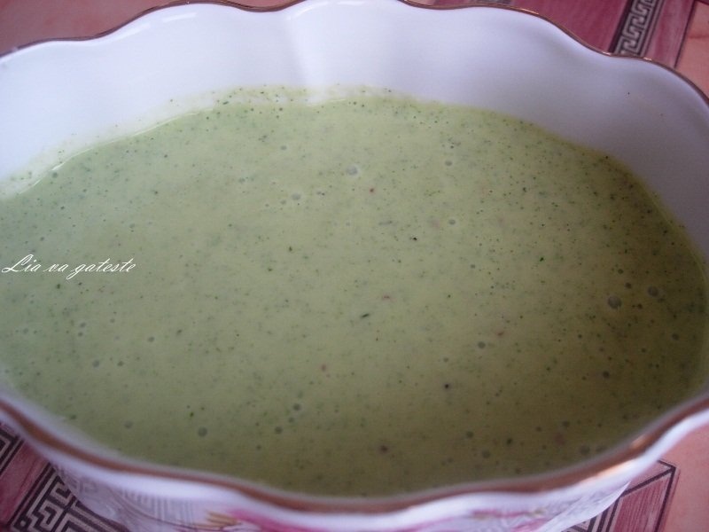 Crap proaspat, cu mamaliguta si mujdei aromat