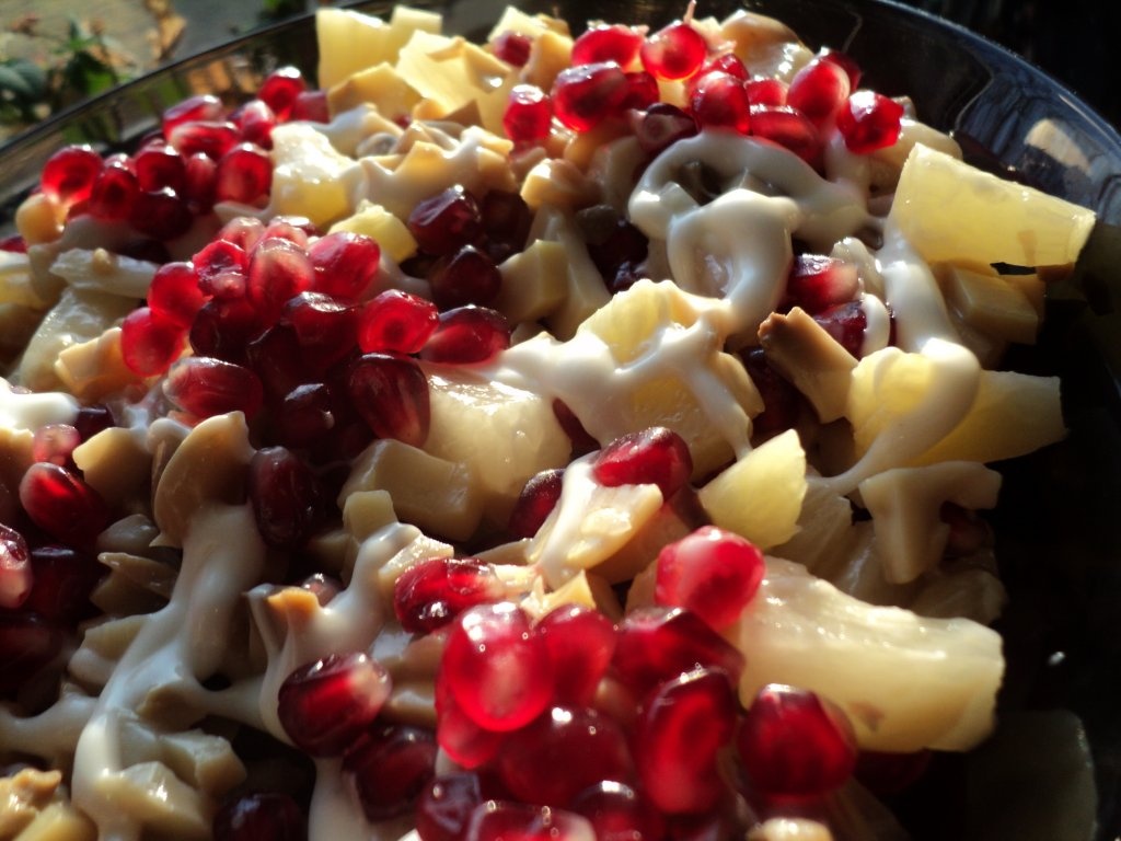 Salată cu ciuperci și rodie