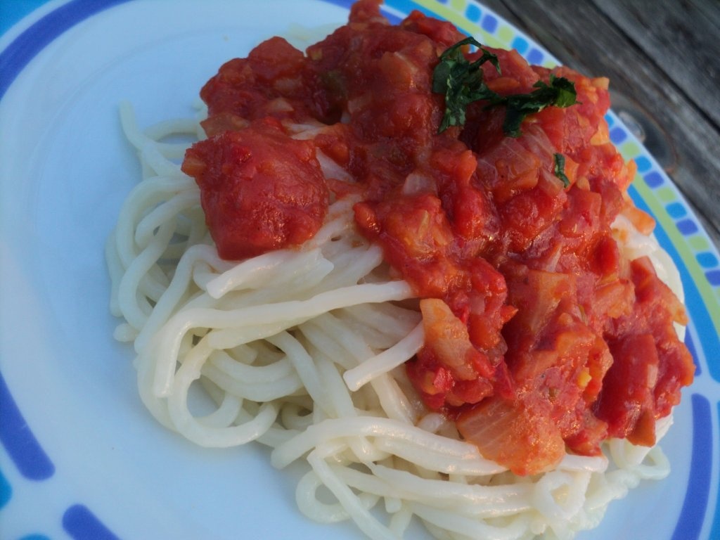 Paste cu roșii și busuioc